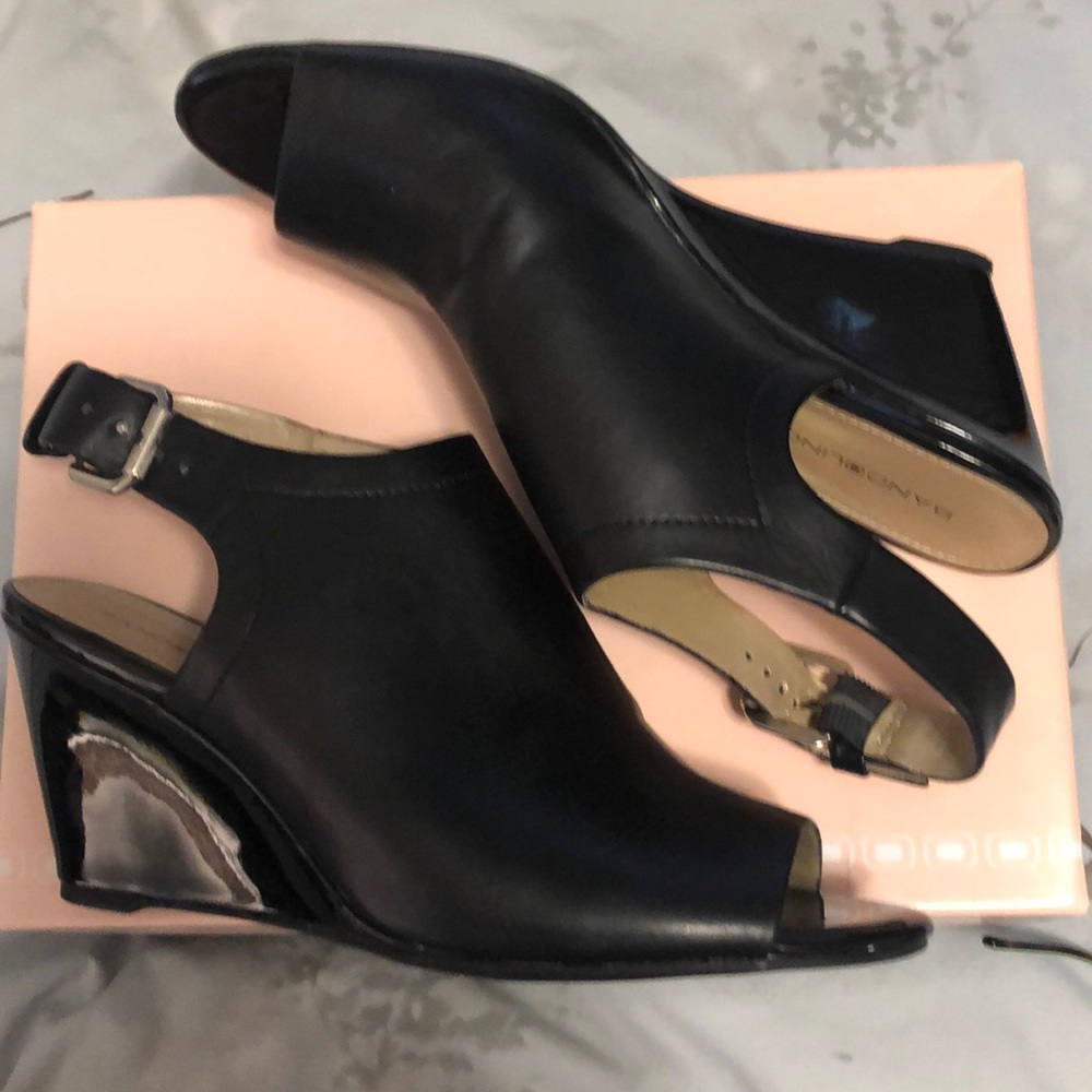 BANDOLINO CAREER /DRESSY BLACK WEDGE. 8.5